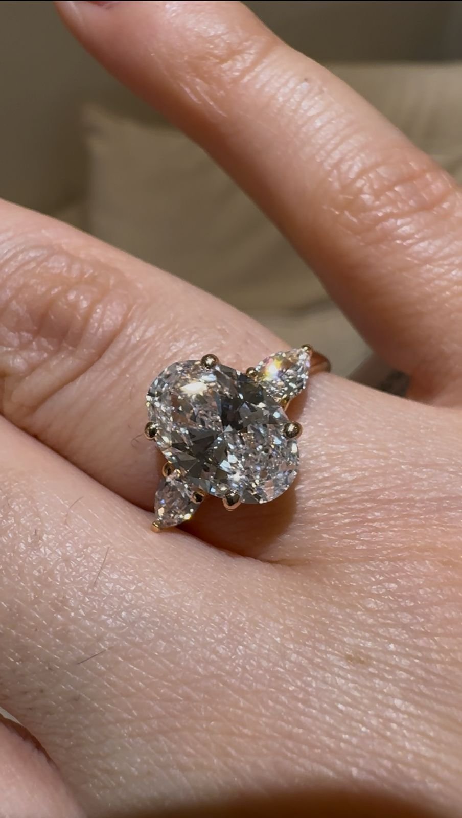 The Medici Lucia Oval & Pear Side Stone Ring